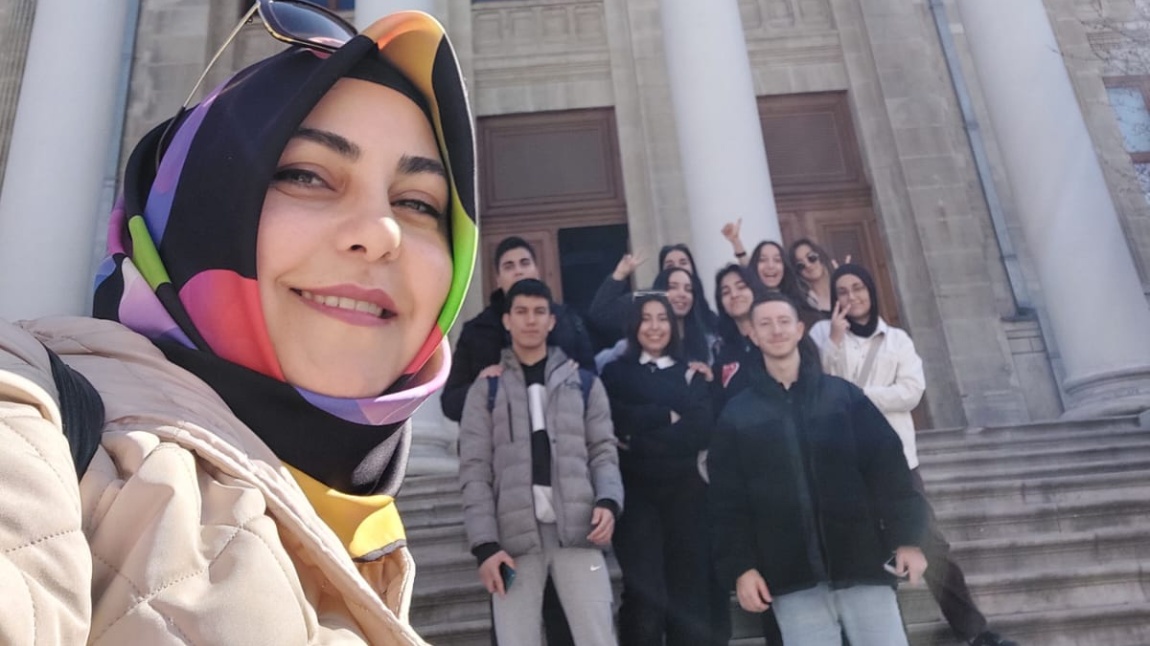 Gezi Kulübü öğrencileri ile 22 Şubat tarihli Arkeoloji Müzesi - Topkapi Sarayı  - Islam Bilim ve Teknoloji Tarihi Müzesi  gezimizden kalanlar